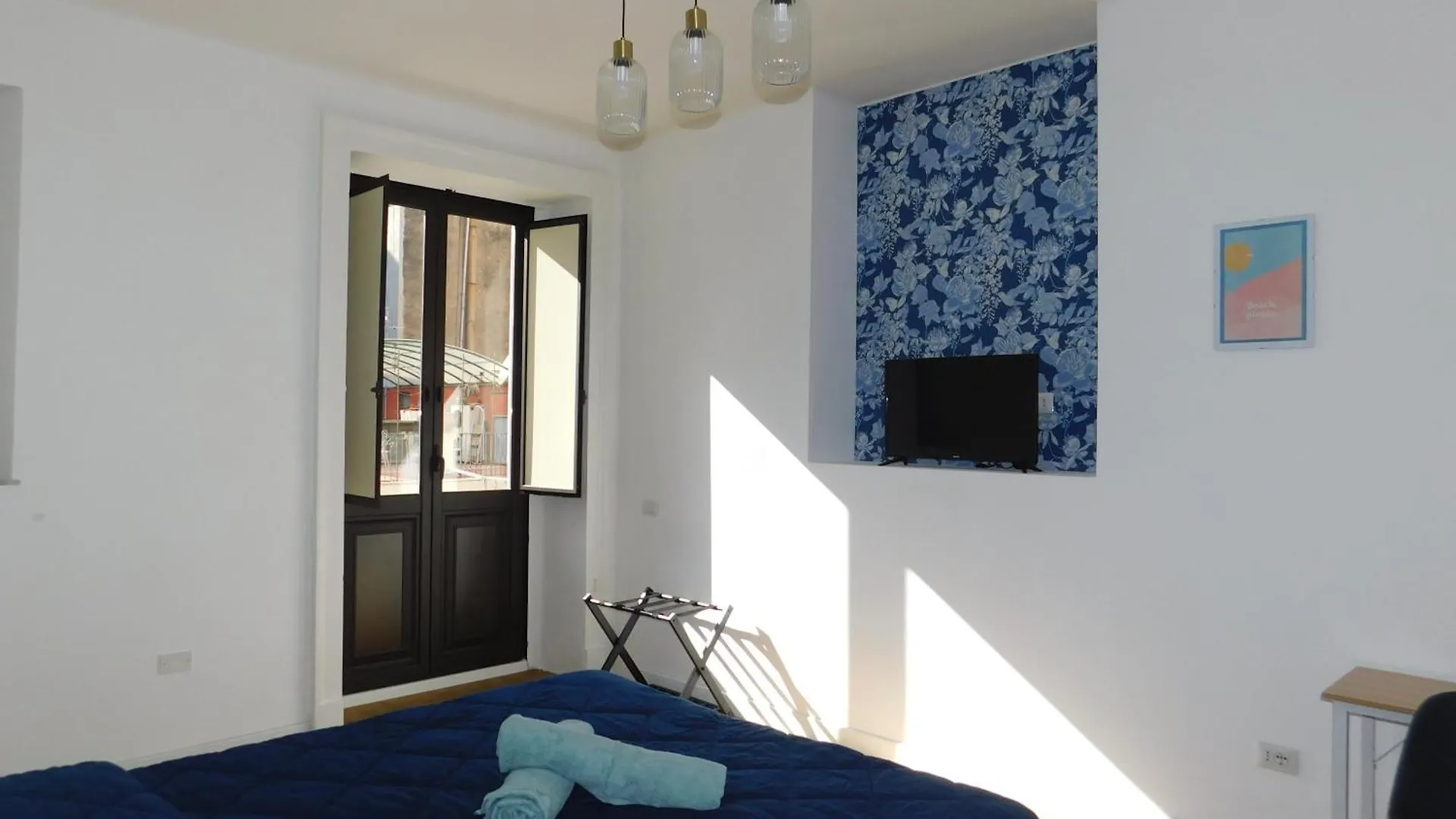Hibiscus - Etnea Rooms Catane