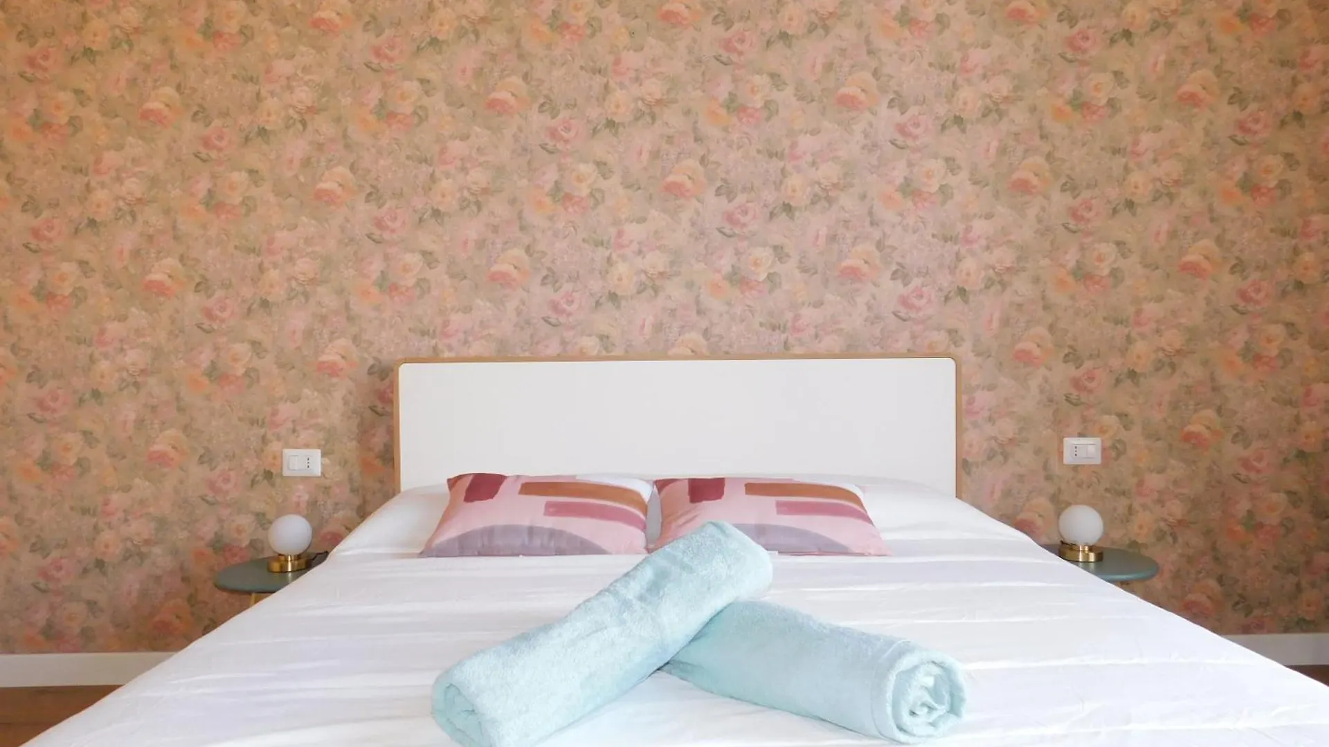 Gasthuis Hibiscus - Etnea Rooms Catánia Italië